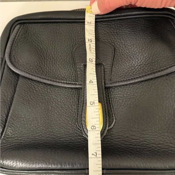 Vintage Dooney and Burke leather crossbody - Picture 9 of 9